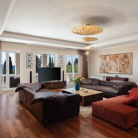 Great Sunsets And Views Of The Famous Of Apartman